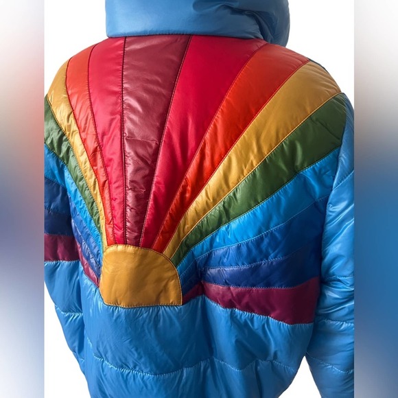 Aviator Nation Jackets & Blazers - *NWT* Aviator Nation SUNBURST APRES PUFFER JACKET - Glossy Ocean Size M